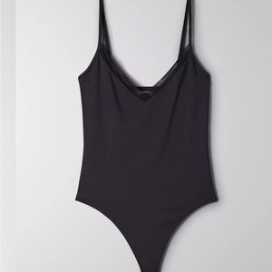 Aritzia Babaton Contour V-neck Cami Bodysuit